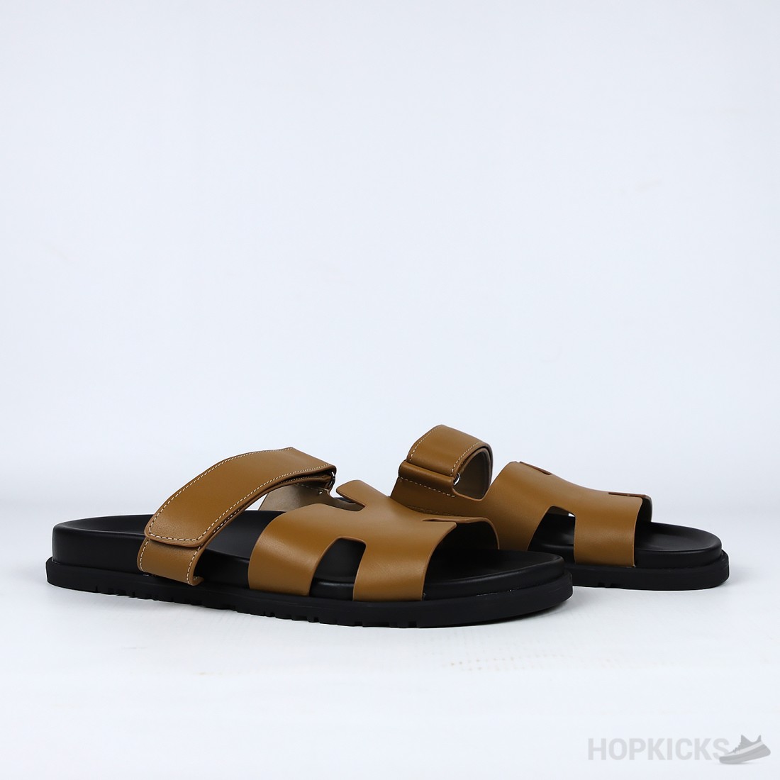 Chypre Sandal Gray Leather